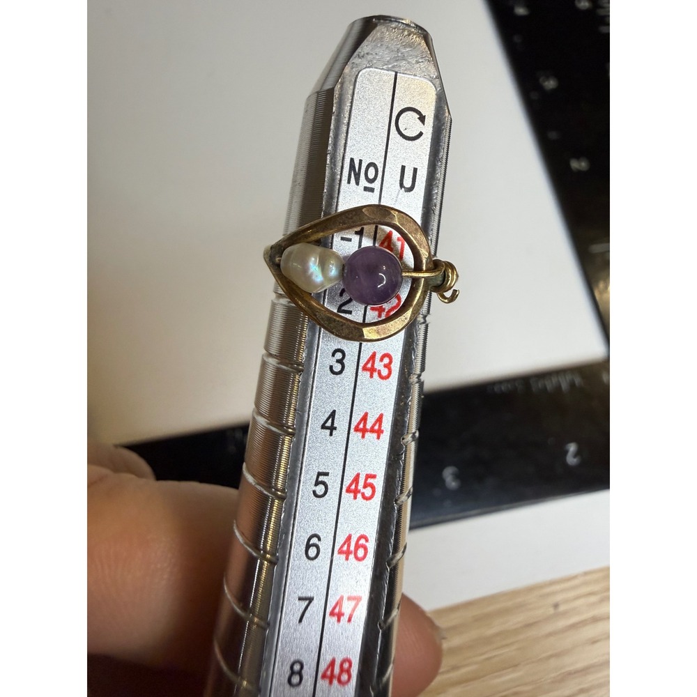 Amethyst and Pearl Hammered Gold Tone Teardrop Ring Size 2.25
